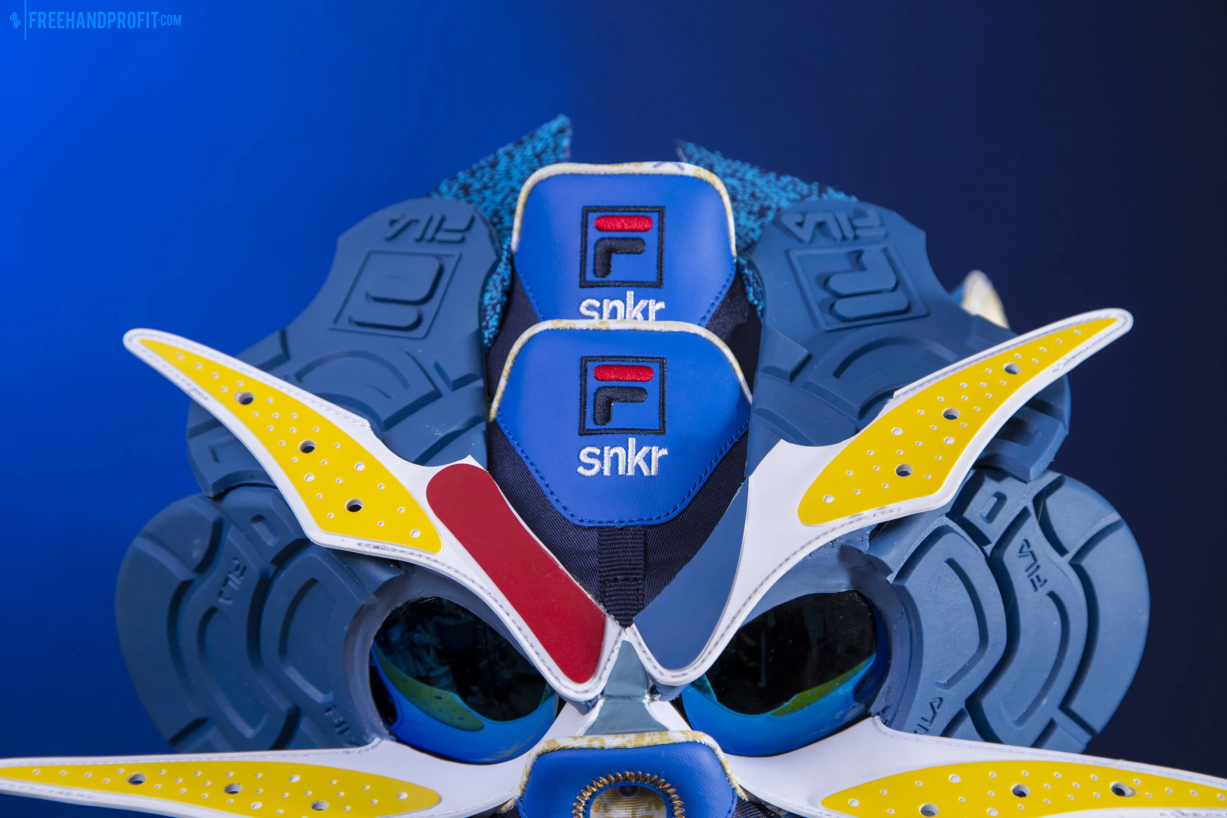 FANATIC CRISIS MASK 初回限定盤 ( 1st press ) Amazon.co.jp: MASK: ミュージック